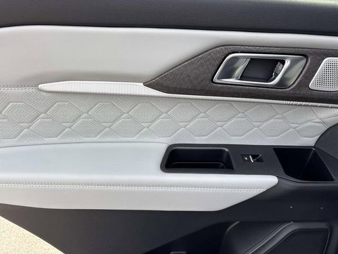 New 2026 Ford Explorer Platinum image 20