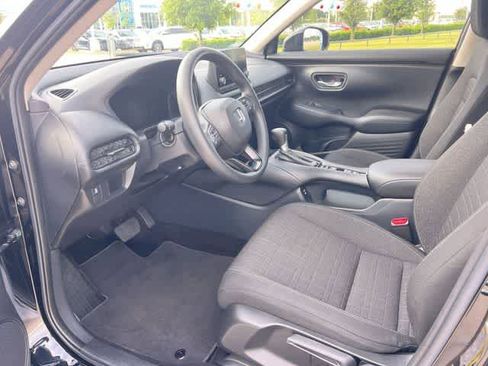 Certified 2025 Honda HR-V LX image 3