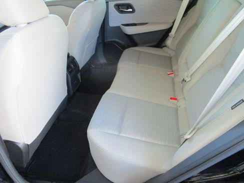 Used 2023 Nissan Rogue SV image 13