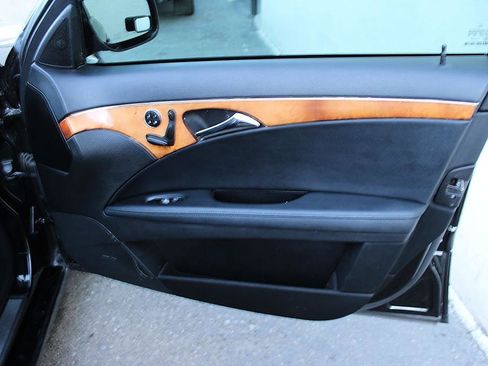 Used 2008 Mercedes-Benz E 350 Sedan image 19