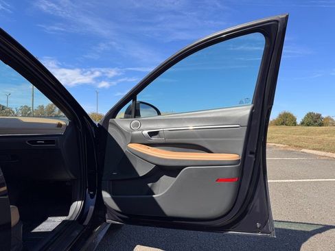 Used 2023 Hyundai Sonata Limited image 23