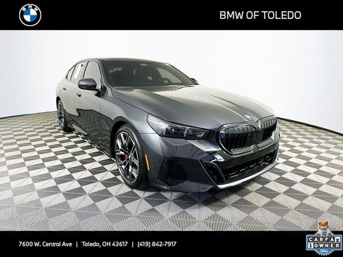Used 2026 BMW 550e xDrive w/ Premium Package image 1