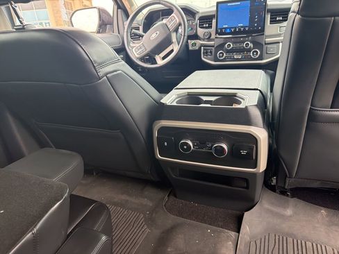 Used 2022 Ford Expedition XLT AWD/4WD image 14