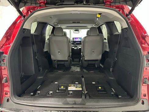 Used 2025 Toyota Sienna XLE AWD/4WD image 55