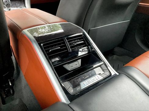 Used 2021 BMW M850i xDrive AWD/4WD image 10