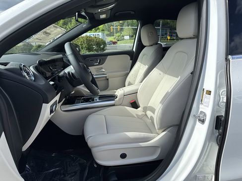 Certified 2025 Mercedes-Benz GLA 250 4MATIC image 9