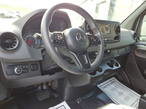 Used 2023 Mercedes-Benz Sprinter 2500 image 10