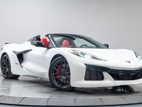 Used 2023 Chevrolet Corvette Z06 RWD image 39