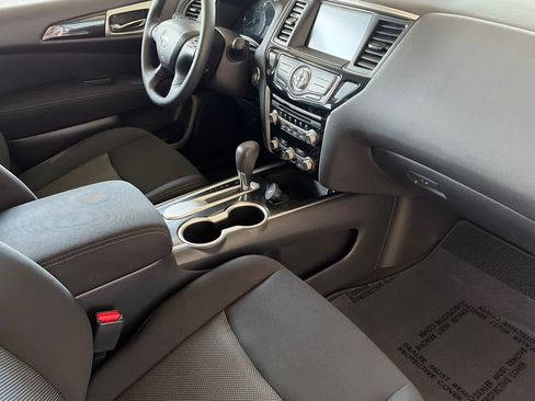 Used 2017 Nissan Pathfinder S FWD image 18