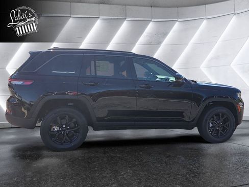 New 2026 Jeep Grand Cherokee Altitude AWD/4WD image 6