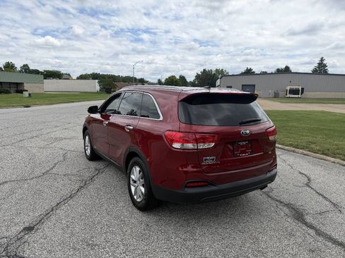 Used 2017 Kia Sorento AWD image 3