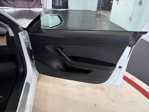 Used 2019 Tesla Model 3 Mid Range RWD image 26