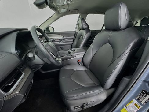 Used 2024 Toyota Grand Highlander XLE image 21