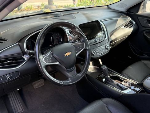 Used 2020 Chevrolet Malibu Premier FWD image 2