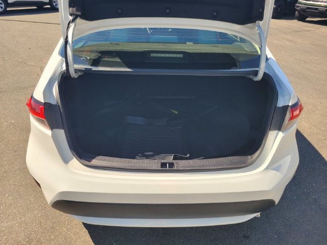 Used 2022 Toyota Corolla LE FWD image 11