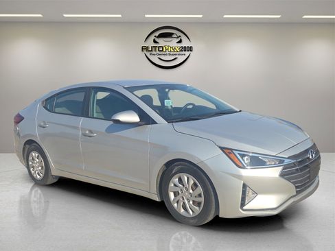 Used 2019 Hyundai Elantra SE image 1