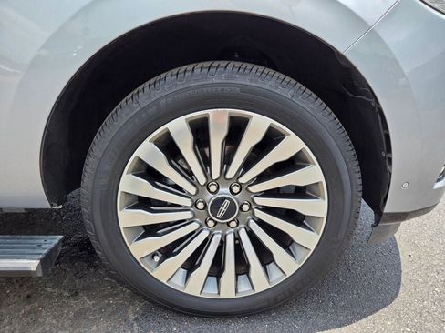 Used 2020 Lincoln Navigator Reserve w/ Luxury Package AWD/4WD image 24