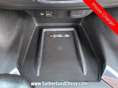 Used 2022 Chevrolet Traverse Premier AWD/4WD image 39