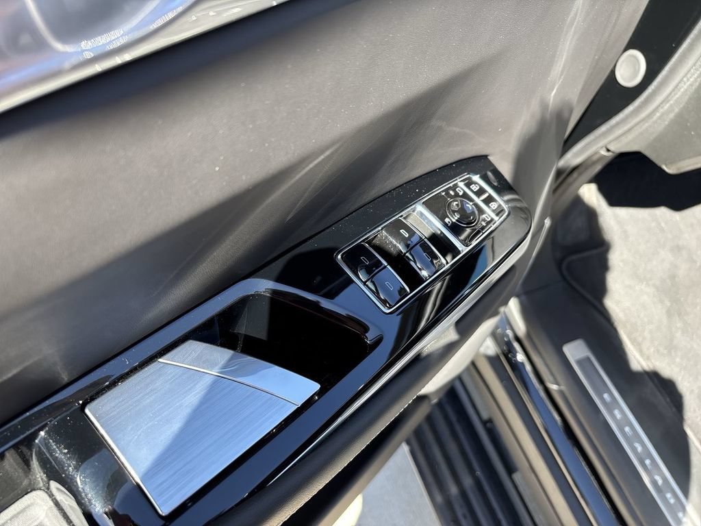 Certified 2025 Cadillac Escalade V AWD/4WD image 29