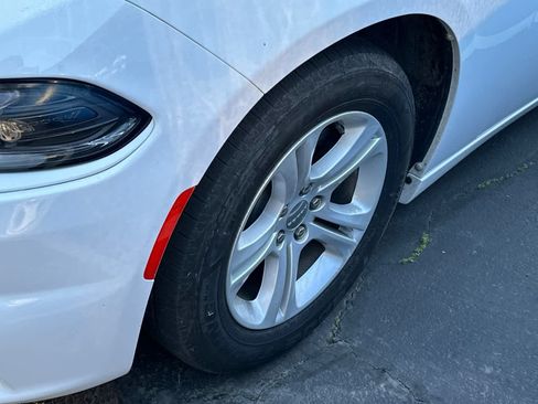 Used 2018 Dodge Charger SXT image 21