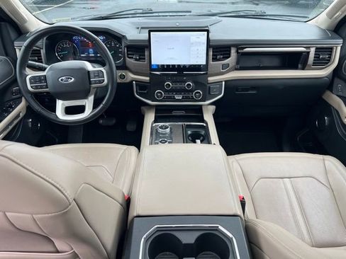 Used 2023 Ford Expedition Limited AWD/4WD image 12