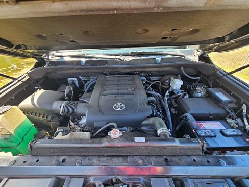 Used 2021 Toyota Tundra SR5 w/ SR5 Leather Package image 11