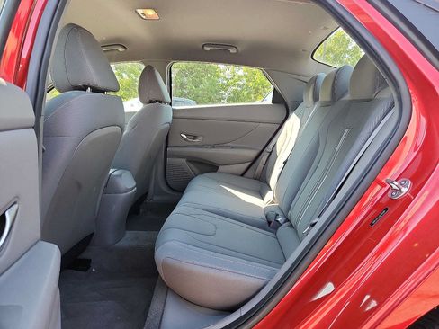 Used 2023 Hyundai Elantra SEL w/ Convenience Package FWD image 10