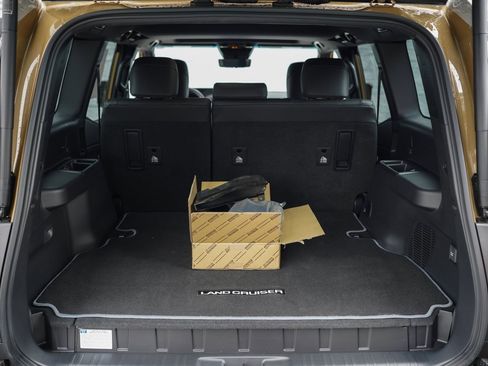 Used 2024 Toyota Land Cruiser w/ Premium Package image 38