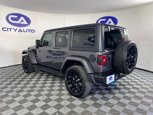 Used 2023 Jeep Wrangler Unlimited Sahara w/ Cold Weather Group AWD/4WD image 5