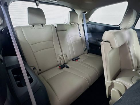 Used 2022 Honda Pilot Touring image 14