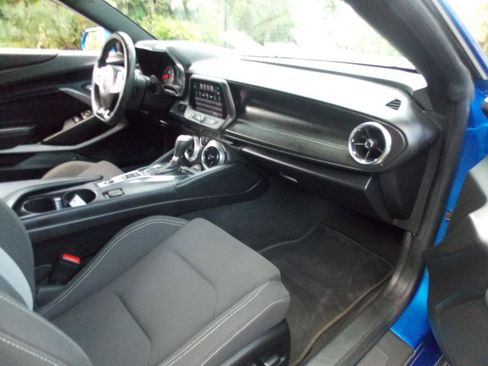 Used 2018 Chevrolet Camaro SS RWD image 22