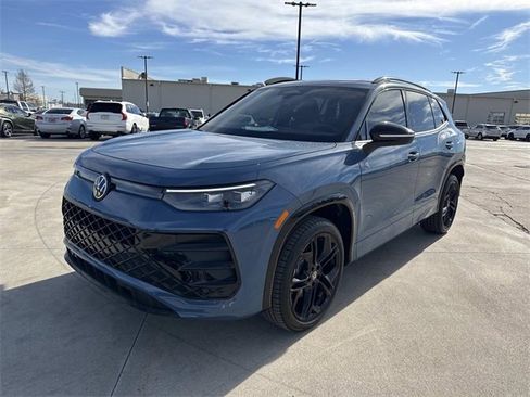 New 2026 Volkswagen Tiguan SE R-Line image 8