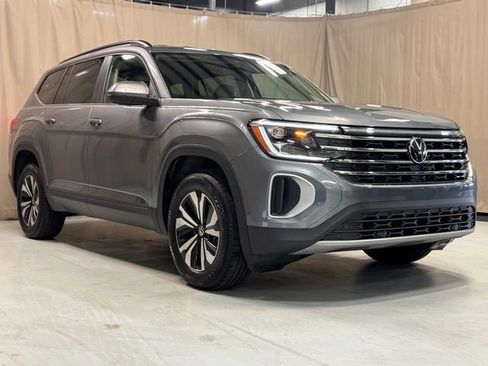 Certified 2025 Volkswagen Atlas SE AWD/4WD image 1
