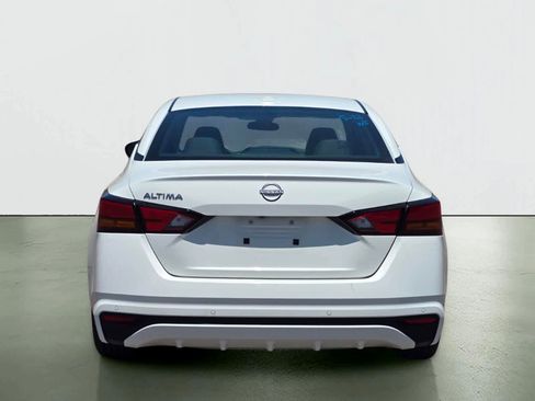 Used 2025 Nissan Altima 2.5 SV FWD image 5