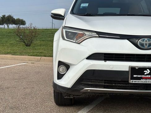 Used 2018 Toyota RAV4 XLE w/ Convenience Package image 4
