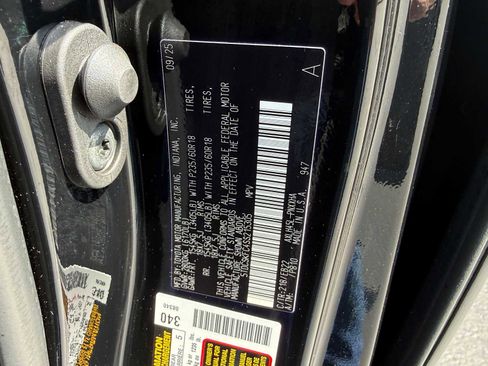 Used 2025 Toyota Sienna XLE Woodland Edition AWD/4WD image 33