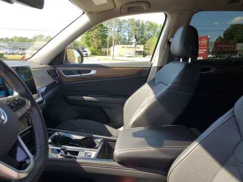 Certified 2025 Volkswagen Atlas SE w/ Panoramic Sunroof Package image 17