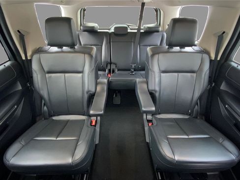 Used 2024 Ford Expedition XLT image 14