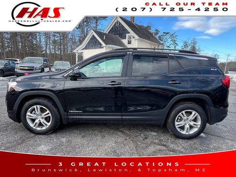 Used 2021 GMC Terrain SLE w/ Driver Convenience Package image 3