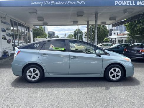 Used 2015 Toyota Prius Two FWD image 9
