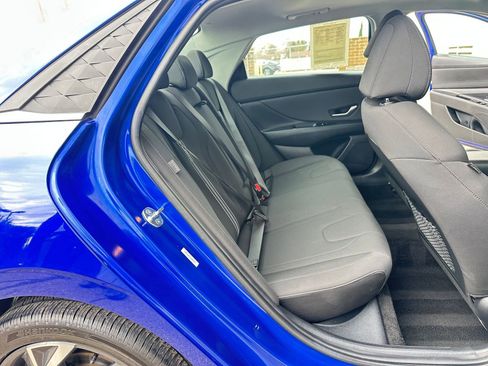 Used 2025 Hyundai Elantra SEL image 41