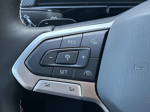 New 2026 Volkswagen Atlas Cross Sport SEL AWD/4WD image 18
