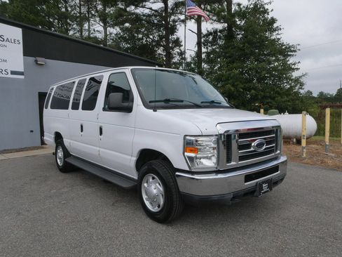 Used 2012 Ford E-350 and Econoline 350 XLT RWD image 3