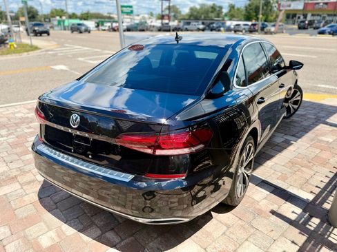Used 2021 Volkswagen Passat 2.0T SE FWD image 25