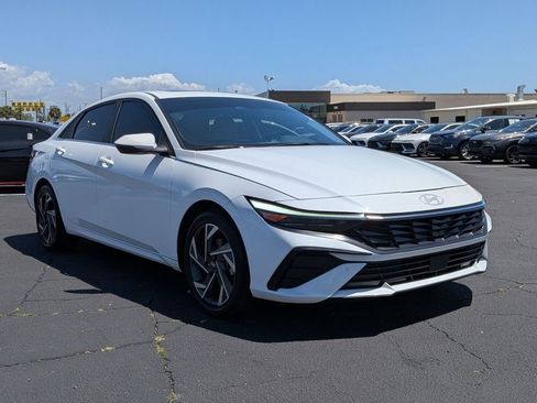 Certified 2024 Hyundai Elantra Limited image 3