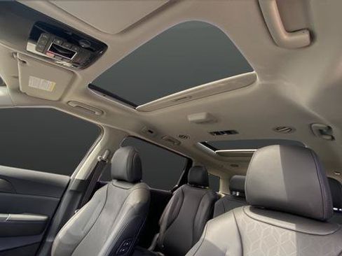 New 2026 Kia Carnival SX FWD image 12