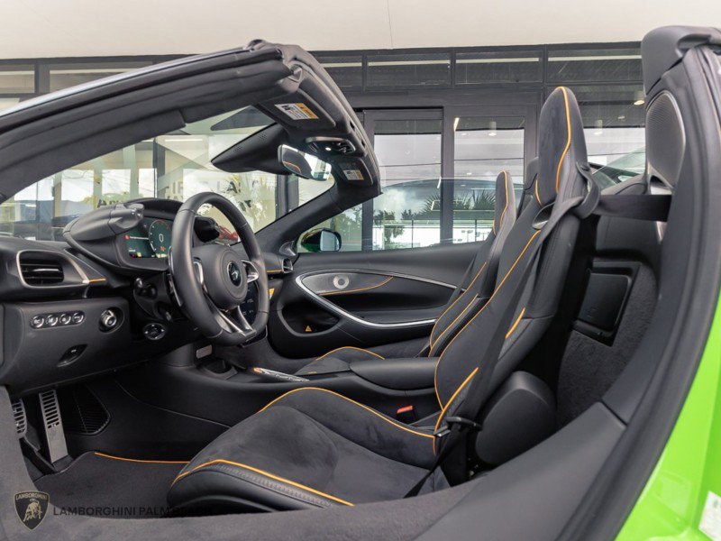 Used 2025 McLaren Artura Spider RWD image 27