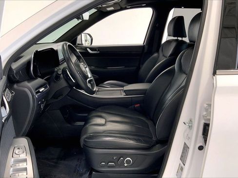Used 2023 Hyundai Palisade Calligraphy image 17