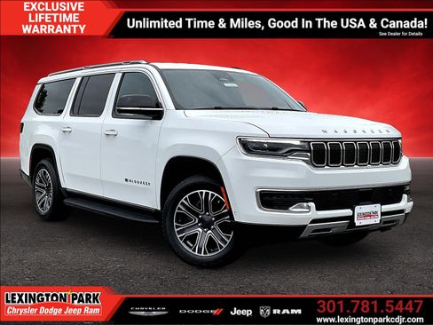Used 2024 Jeep Wagoneer L Series II w/ Flexible Seating Group AWD/4WD image 1