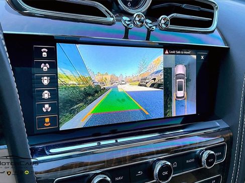 Used 2021 Bentley Bentayga image 18